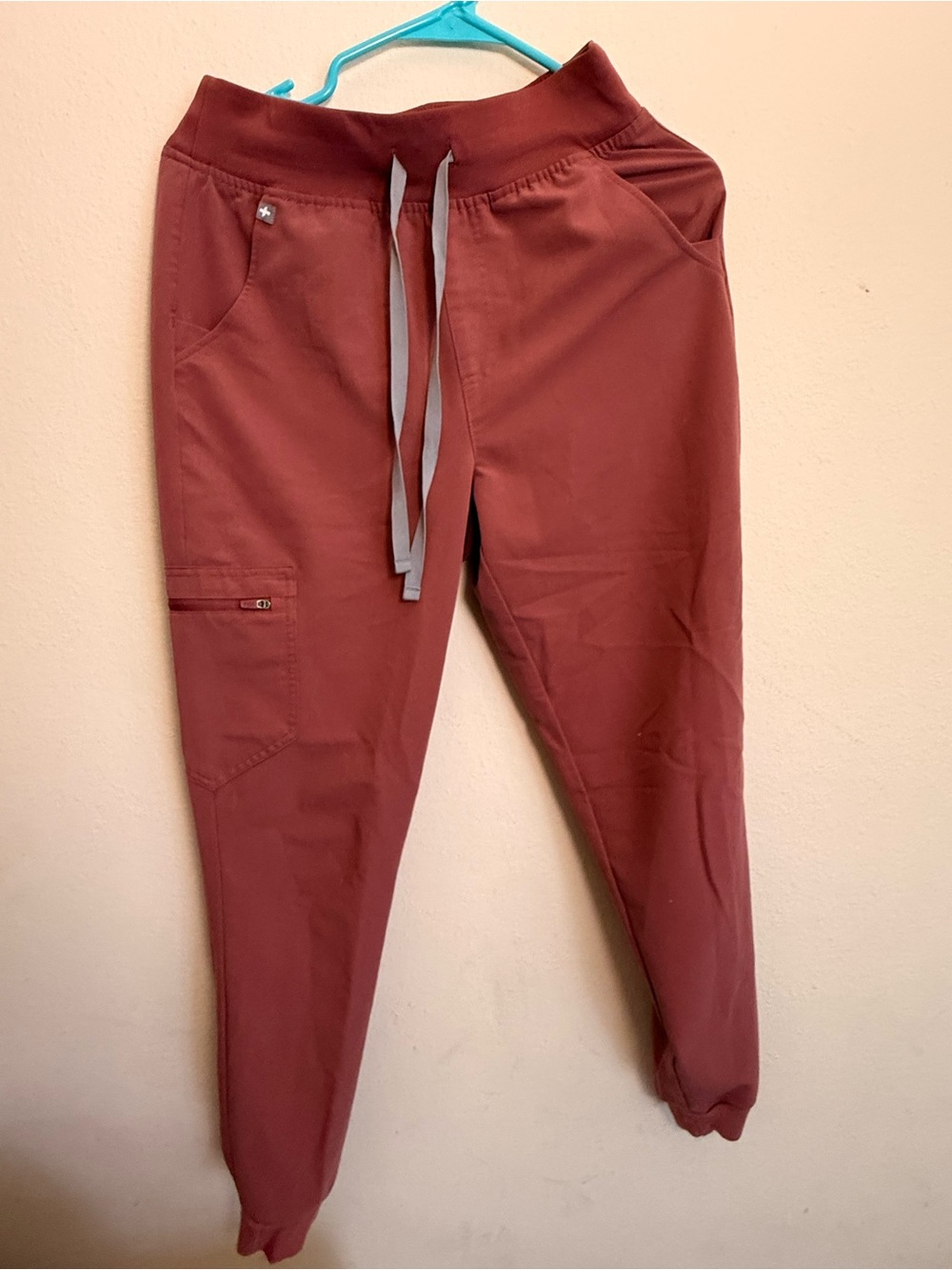 Figs Women’s Mauve Jogger Pants with Drawstring